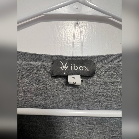 Ibex Women's
Silk Merino Wool Curator
Sweater Size M - Picture 2 of 4